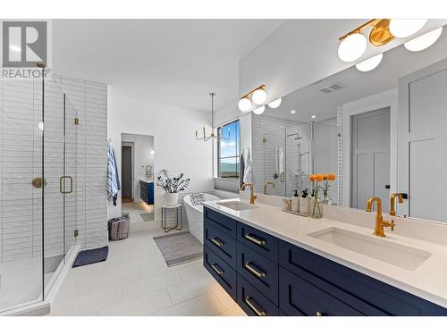 5711 Jasper Way, Kelowna, BC - Indoor Photo Showing Bathroom