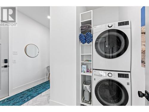 5711 Jasper Way, Kelowna, BC - Indoor Photo Showing Laundry Room