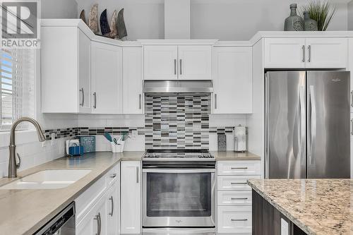 3400 Kingfisher Road, West Kelowna, BC - Indoor Photo Showing Kitchen With Double Sink With Upgraded Kitchen