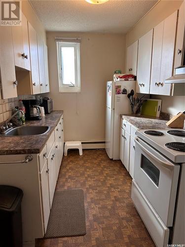 1912 Main Street, Saskatoon, SK - Indoor Photo Showing Kitchen