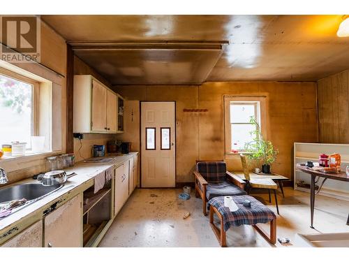 713 Arthur Street, Slocan, BC - Indoor Photo Showing Kitchen