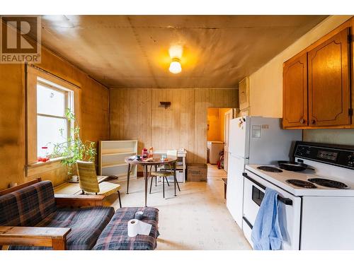 713 Arthur Street, Slocan, BC - Indoor Photo Showing Kitchen