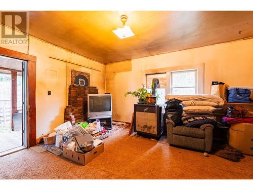 713 Arthur Street, Slocan, BC - Indoor Photo Showing Other Room