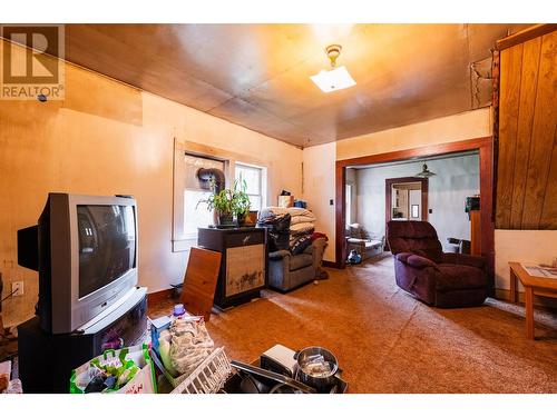 713 Arthur Street, Slocan, BC - Indoor Photo Showing Other Room