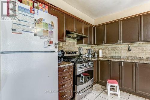 46 Muirland Crescent, Brampton, ON - Indoor Photo Showing Kitchen