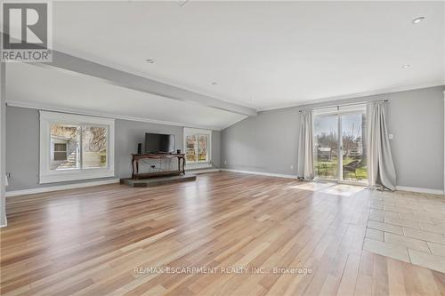 42 John Street, Halton Hills, ON - Indoor Photo Showing Living Room