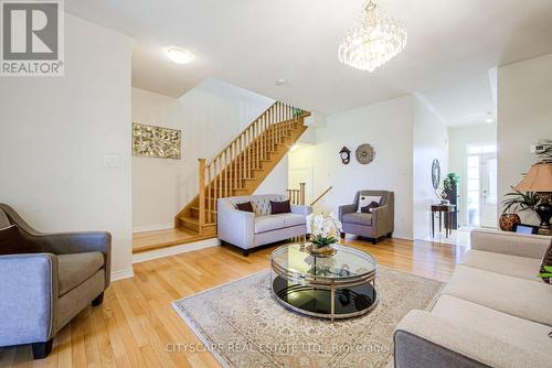 4454 Centretown Way, Mississauga, ON - Indoor Photo Showing Living Room