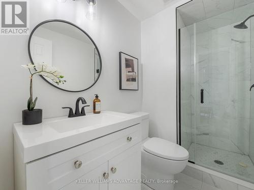 1227 Cornerbrook Place, Mississauga, ON - Indoor Photo Showing Bathroom