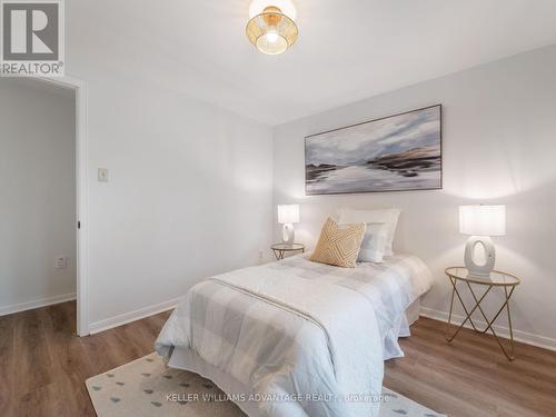 1227 Cornerbrook Place, Mississauga, ON - Indoor Photo Showing Bedroom