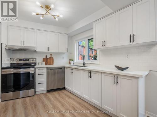 1227 Cornerbrook Place, Mississauga, ON - Indoor Photo Showing Kitchen