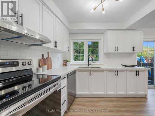 1227 Cornerbrook Place, Mississauga, ON - Indoor Photo Showing Kitchen With Double Sink