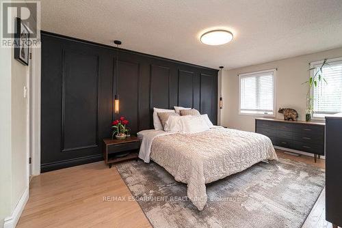 9 Bing Crescent, Hamilton, ON - Indoor Photo Showing Bedroom