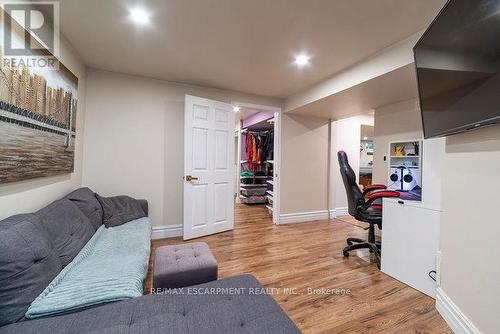 9 Bing Crescent, Hamilton, ON - Indoor