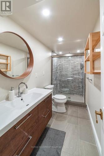 9 Bing Crescent, Hamilton, ON - Indoor Photo Showing Bathroom