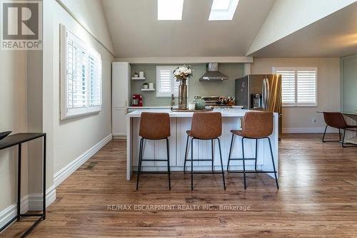 9 Bing Crescent, Hamilton, ON - Indoor Photo Showing Kitchen