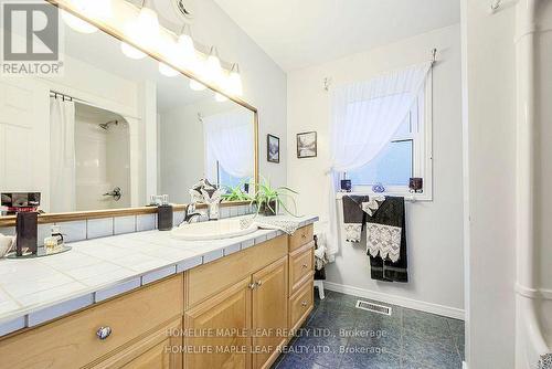 9534 Sideroad 3, Wellington North, ON - Indoor Photo Showing Bathroom