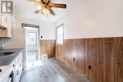 453 Paling Avenue, Hamilton, ON - Indoor Photo Showing Kitchen