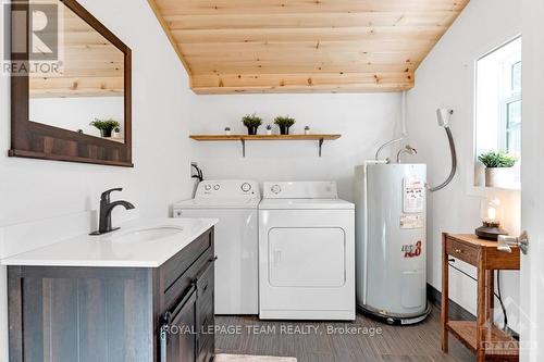 118 William Street, Merrickville-Wolford, ON - Indoor Photo Showing Laundry Room