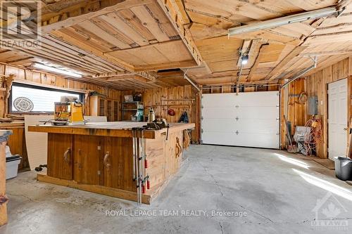 118 William Street, Merrickville-Wolford, ON - Indoor Photo Showing Garage