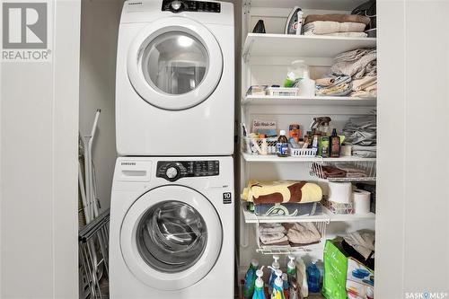 143 Maningas Bend, Saskatoon, SK - Indoor Photo Showing Laundry Room