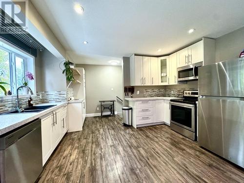 5325 Haugland Avenue, Terrace, BC - Indoor Photo Showing Kitchen With Stainless Steel Kitchen With Double Sink With Upgraded Kitchen