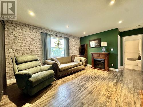 5325 Haugland Avenue, Terrace, BC - Indoor Photo Showing Living Room