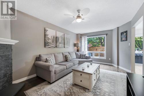 98 Kearney Drive, Ajax, ON - Indoor Photo Showing Living Room