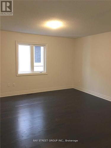 7 Yarrow Lane, East Gwillimbury, ON - Indoor Photo Showing Other Room