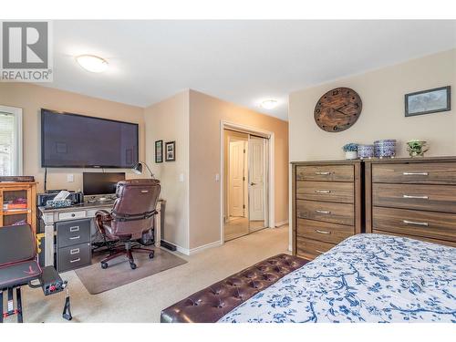 4043 Gallaghers Terrace, Kelowna, BC - Indoor Photo Showing Bedroom