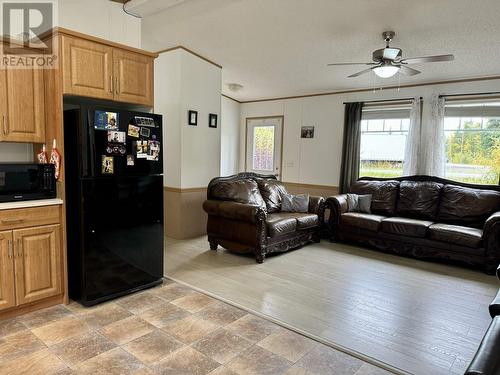 549 Speedway Road, Vanderhoof, BC - Indoor Photo Showing Living Room