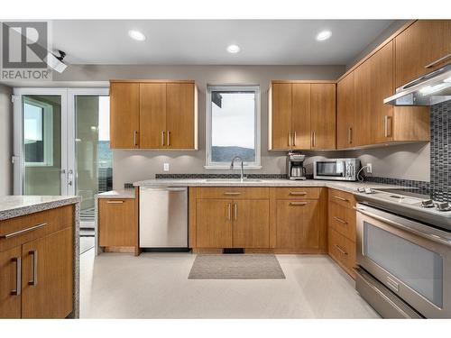 1858 Ironwood Terrace, Kamloops, BC - Indoor Photo Showing Kitchen