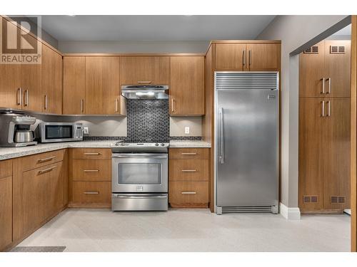 1858 Ironwood Terrace, Kamloops, BC - Indoor Photo Showing Kitchen