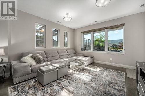 1858 Ironwood Terrace, Kamloops, BC - Indoor Photo Showing Living Room