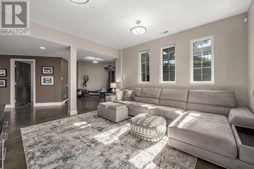 1858 Ironwood Terrace, Kamloops, BC - Indoor Photo Showing Living Room