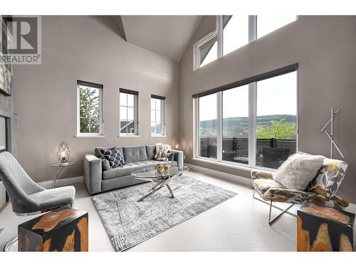 1858 Ironwood Terrace, Kamloops, BC - Indoor Photo Showing Living Room