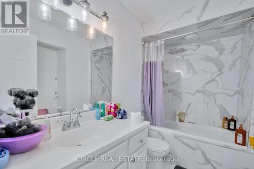 740 Revland Drive, Tecumseh, ON - Indoor Photo Showing Bathroom