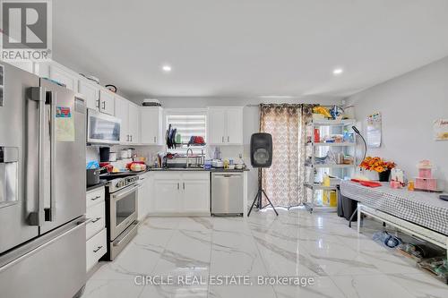 740 Revland Drive, Tecumseh, ON - Indoor Photo Showing Kitchen