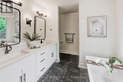 514 Lambton Street W, West Grey, ON - Indoor Photo Showing Bathroom