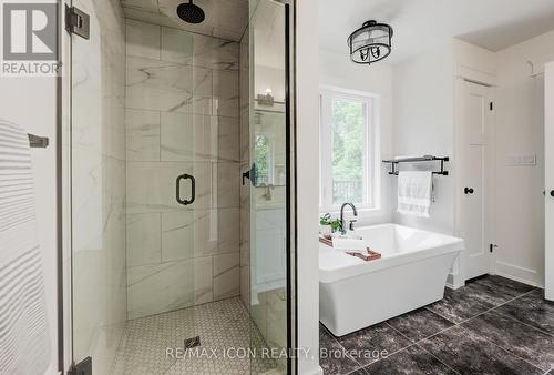 514 Lambton Street W, West Grey, ON - Indoor Photo Showing Bathroom