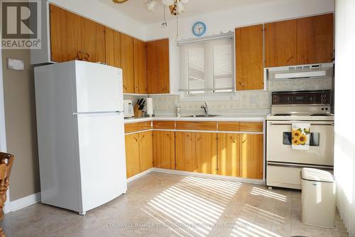 416 Cecil Street, Temiskaming Shores, ON - Indoor Photo Showing Kitchen