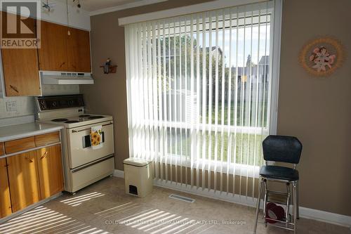 416 Cecil Street, Temiskaming Shores, ON - Indoor Photo Showing Kitchen