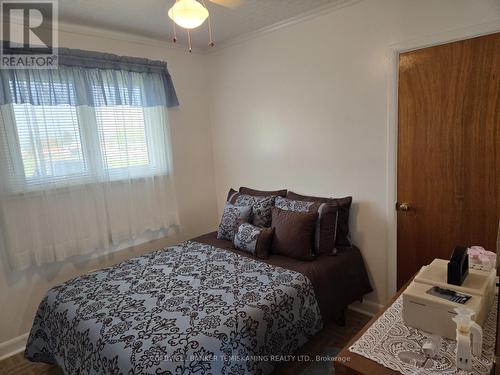 416 Cecil Street, Temiskaming Shores, ON - Indoor Photo Showing Bedroom