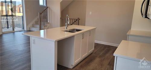 320 Raheen Court, Ottawa, ON - Indoor Photo Showing Kitchen With Double Sink