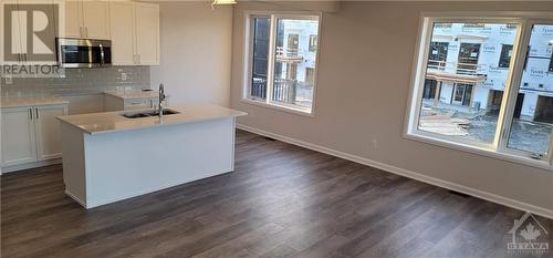 320 Raheen Court, Ottawa, ON - Indoor Photo Showing Kitchen With Double Sink