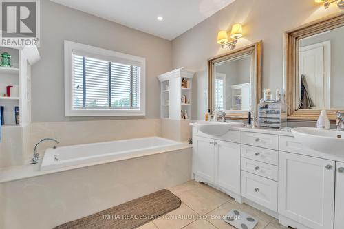 19 - 384 Skyline Avenue, London, ON - Indoor Photo Showing Bathroom