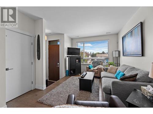 3510 Landie Road Unit# 24, Kelowna, BC - Indoor Photo Showing Living Room