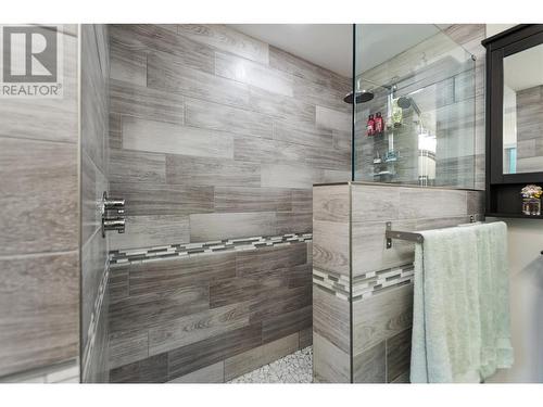 3603 Forsyth Drive, Penticton, BC - Indoor Photo Showing Bathroom