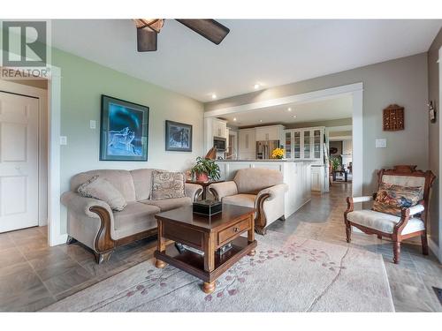 3603 Forsyth Drive, Penticton, BC - Indoor Photo Showing Living Room