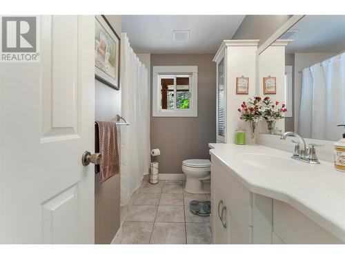 3603 Forsyth Drive, Penticton, BC - Indoor Photo Showing Bathroom