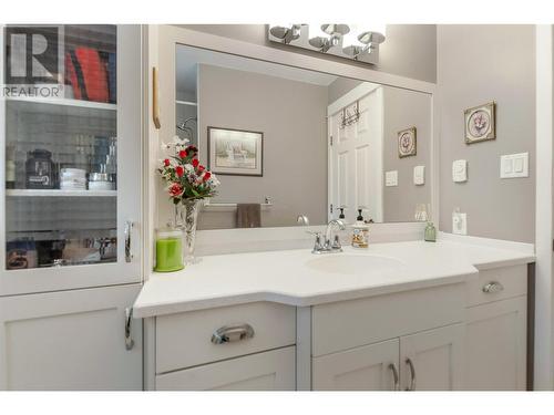 3603 Forsyth Drive, Penticton, BC - Indoor Photo Showing Bathroom